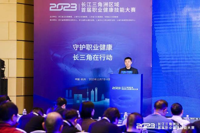 尤其是在年 尤其是在年