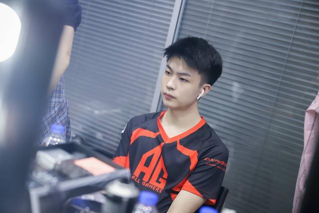 灵将阵容决